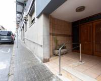 Sale - Flat - Santa Perpetua de Mogoda - Centro