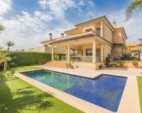 Sale - Single family house - Torrellano - Centro
