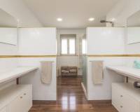 Sale - Single family house - Torrellano - Centro