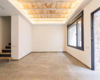 Sale - Triplex - Elche - Raval - Puertas Coloradas