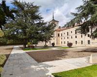 Sale - Urban Plot of land - Dueñas - Castilla y leon