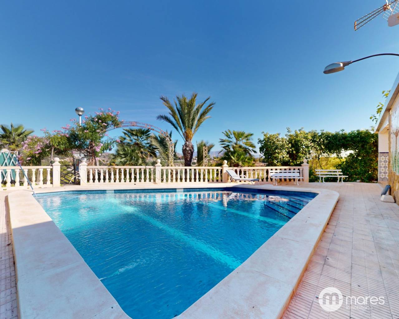 Single family house - Sale - Novelda - Comunidad valenciana