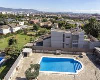 Venta - Chalet - Sant Boi de Llobregat - Marianao